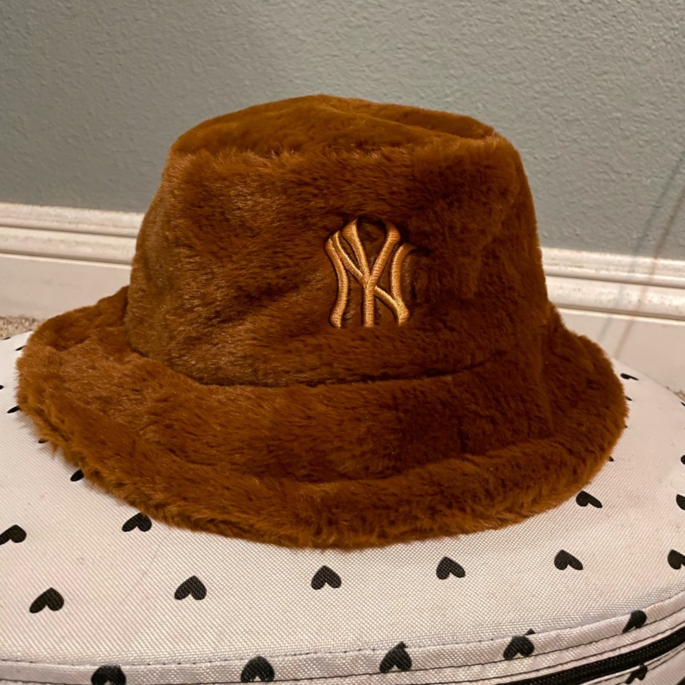 Laura’s boutique bucket hat